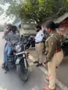 Pune Traffic Police Crackdown: 829 Triple-Seat Riders Fined in Second Day Drive