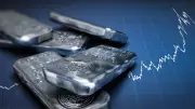 Silver Futures Plunge Nearly 2% to Rs 24 Lakh/kg Amid Global Weakness