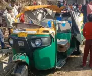 Two Students Killed, Three Injured in Kanpur Auto-Truck Collision
