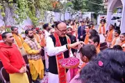 UP Deputy CM Hosts 101 Batuk Brahmins in Lucknow Amid Political Outreach