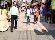 Vadodara Shopkeepers Protest Paver Block Replacement in Mangal Bazaar