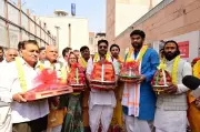 Varanasi Temple Trusts Exchange Sacred Offerings Ahead of Mahashivratri Festival