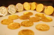 Vijayawada Bus Driver Loses ₹20.25 Lakh in Gold Coin Scam Amid Price Surge