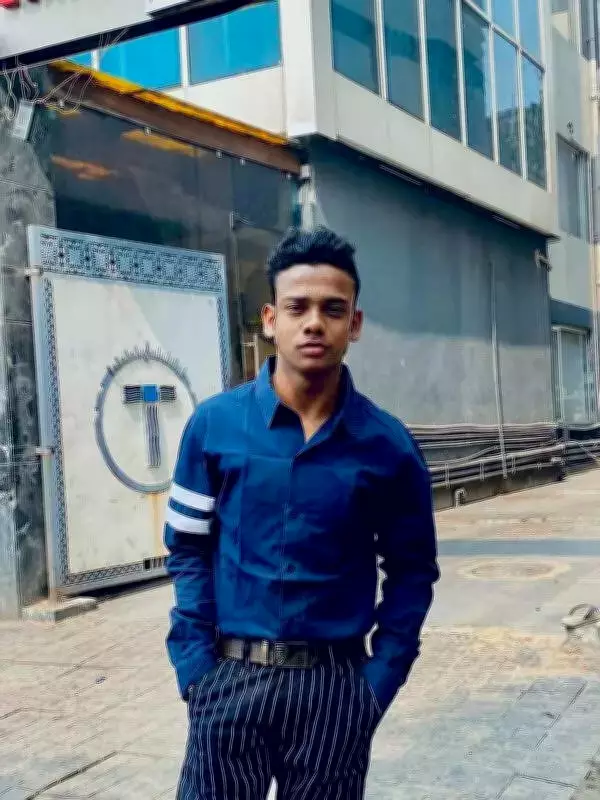 Kolkata Youth's Remarkable Journey from Dialysis to Stage After Kidney Transplant