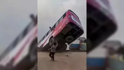 24 Dead as Bus Plunges into Padma River in Bangladesh, Search Continues