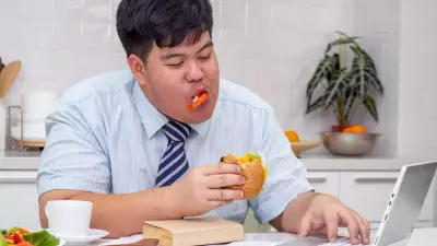 Doctors Reveal How Eating Too Fast Harms Digestion and Weight: The 20-Minute Rule