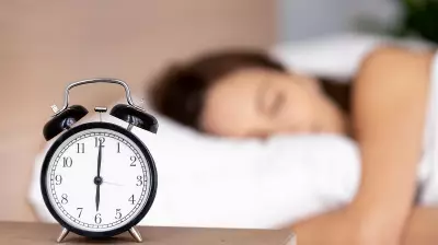 Experts Warn: Sleep Deprivation Poses Greater Health Risk Than Chronic Insomnia