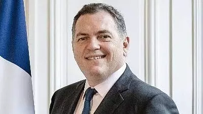 French Minister Confirms 52 Ships Trapped in Gulf Amid Iran Tensions