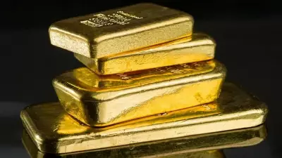 Gold Plummets Over 5% as Macroeconomic Pressures Overpower Safe-Haven Demand