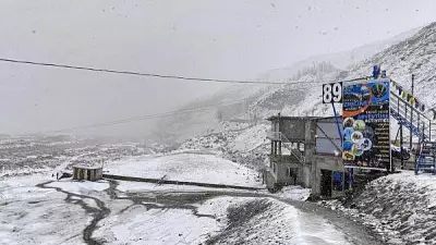 Himachal Pradesh Sees Fresh Snowfall, Orange Alert Issued for Hailstorm