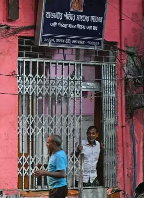 Kolkata Meat Prices Skyrocket Ahead of Holi Festivities Amid Supply Crunch