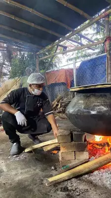 Kolkata Restaurants Scramble to Electric Cooking Amid LPG Crisis