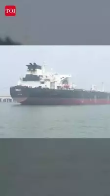 Liberia-Flagged Tanker Shenlong Enters Indian Waters Near Mumbai Amid Global Oil Trade