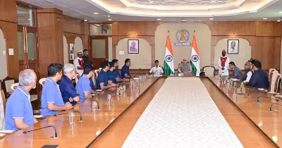 Maharashtra Governor Flags Off Historic Mount Everest Expedition in Mumbai