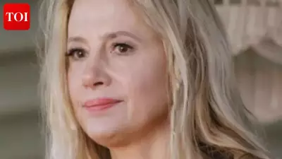 Mira Sorvino Reflects on 'Romy and Michele's' Enduring Legacy and Sequel Plans