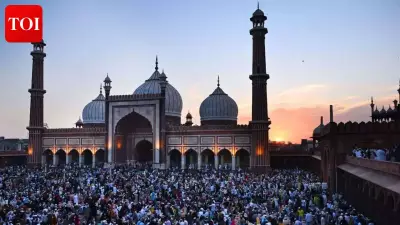 Naib Shahi Imam Hosts Grand Iftar at Jama Masjid Terrace During Ramzan