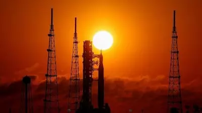 NASA Shifts Strategy: Cancels Lunar Gateway, Prioritizes Direct Moon Base Construction