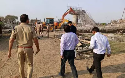 Railway Overbridge Collapses in Chandauli, Two Laborers Injured; Probe Ordered