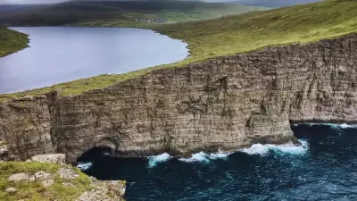 Sørvágsvatn: The 'Floating Lake' Illusion in the Faroe Islands Explained