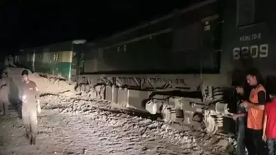 Train Derailment in Pakistan's Punjab Injures 25, Disrupts Rail Traffic