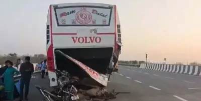 Truck-Bus Collision on Agra-Lucknow Expressway Kills One, Injures Five in Kannauj
