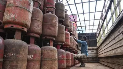 UP Gas Agency Owner Booked for Illegal LPG Storage and Black Market Sale Attempt
