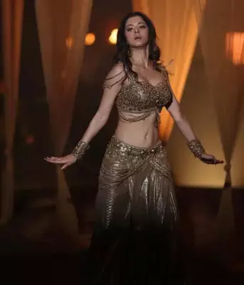 Vedhika Kumar's 'Sulthaan' Track Becomes Overnight Phenomenon, Celebrates 'Aadu 3' Milestone