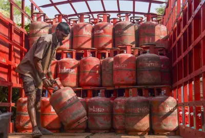 West Asia Conflict Triggers Commercial LPG Shortage in Indian Cities