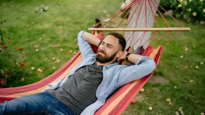 Why the 'Weekend Reset' for Health is a Dangerous Myth, According to Experts