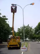 Ahmedabad's Streetlight Crisis: 4.8 Lakh Complaints in 4 Years Amid Contract Delays