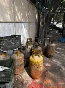 AIIMS Delhi Canteen Cuts Menu Amid Severe LPG Cylinder Shortage Crisis