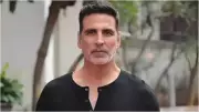 Akshay Kumar's Hindi Pride: Why He Rejected English Trend in 90s Bollywood