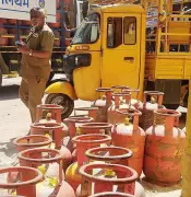 Bengaluru PG Crisis: LPG Shortage Hits IT Corridor, Tenants Seek WFH Options