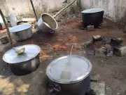 Berhampur University Switches to Firewood Kitchens Amid LPG Shortage Crisis