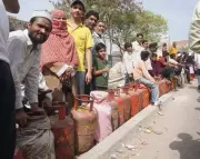 BJP Directs Frontal Units to Aid LPG Supply Amid Disruption, Slams Congress