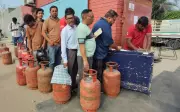 Commercial LPG Shortage Forces Eateries to Trim Menus in Chandigarh