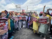 Congress Workers Protest Outside AAP MLA's Office Over Unfulfilled Promises in Amritsar