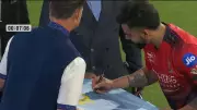 Dale Steyn Gets Kohli's Autograph Before IPL Opener; RCB Makes Record Chase