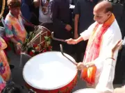 Defence Minister Rajnath Singh Plays Drums on Holi, Wishes for Global Peace and Harmony