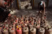 Delhi Police Arrest Trio for Illegal LPG Hoarding, Seize 74 Cylinders in Mahipalpur Raid