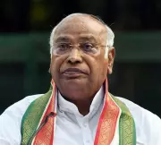 Deve Gowda Hits Back at Kharge, Calls Congress Alliance a 'Forced Marriage'