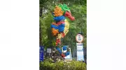 Giant Seahorse Sculpture from Ocean Waste Installed at Kolkata's Rabindra Sarovar