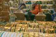 Gold Futures Plunge Rs 1,052 Amid Weak Demand, Silver Rises on Global Uncertainties