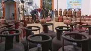 Government Guarantees Uninterrupted LPG Supply, Urges Against Panic Booking
