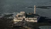 Haji Ali Dargah Proposes World's Tallest National Flag to Maharashtra Government