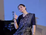 Juhi Babbar Soni's Ek Lamhaa Zindagi Celebrates Enduring Love at Kolkata Centre