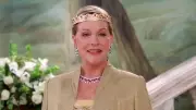 Julie Andrews Reflects on Resilience and Calm Amidst Seven-Decade Career