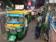 Kolkata's Last-Mile Connectivity Crisis Worsens as Auto Shortage Hits Night Commuters