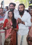 Kumbh Mela Celebrity Monalisa Bhosle Marries in Kerala Under Police Protection
