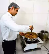 LPG Shortage Sparks Induction Cooktop Frenzy in Nagpur, Nationwide Demand Surges